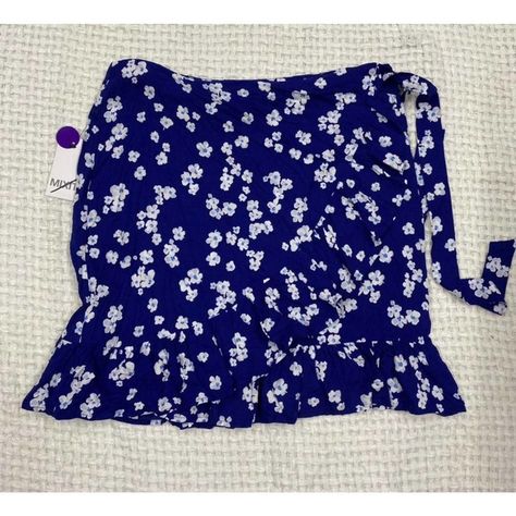 Mixit Skirt Blue/ White Floral Print Size 12 100% Rayon Knee Length Like New Condition Never Worn Flowy Mini Skirt, Floral Wrap Skirt, Mini Wrap Skirt, Skirt Ruffle, Rose Skirt, Knit Maxi Skirt, Tie Skirt, Mini Wrap, Mini Pencil Skirt