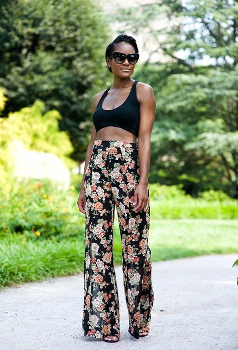 Palazzo Pants for Dark women How To Style Crop Tops, Patterned Pants Outfit, Womens Athleisure, 60s Fashion Trends, Palazzo Pants Outfit, Crop Top Styles, Activewear Women, Comfy Summer Outfits, Spring Outfits For School