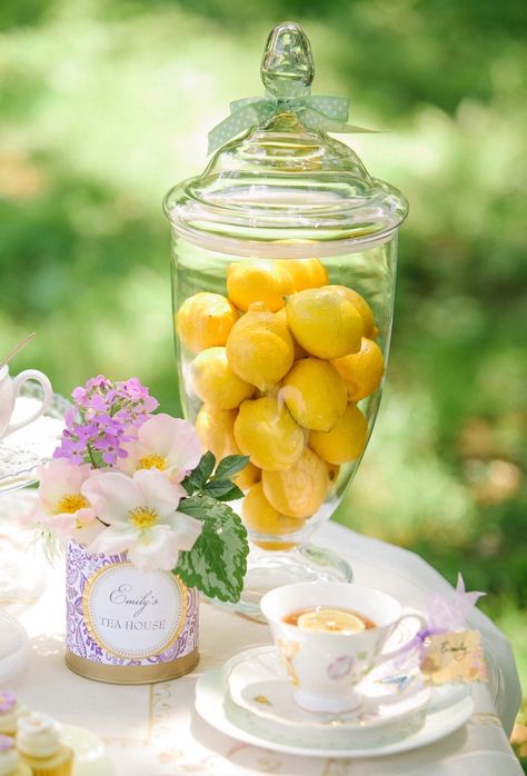 Lemon Theme Tea Party, Lemon Tea Party Theme, Outdoor Tea Party Ideas For Adults, Diy Table Decorations For Party, Lemon Tea Party, Tea Party Centerpiece Ideas, Yellow Tea Party, Eid Diy, Table Decorations For Party