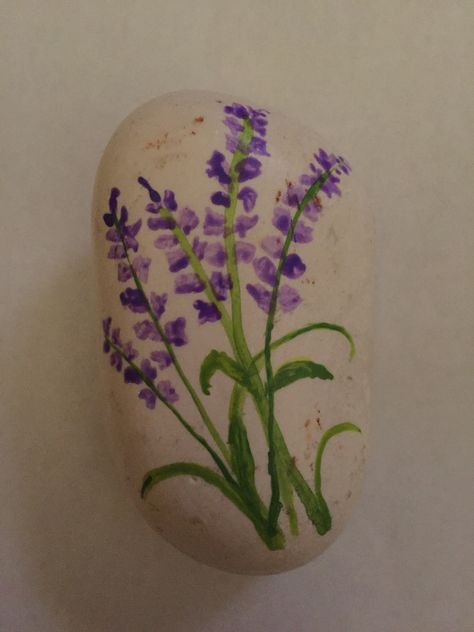 Painted Rock: Lavender Plant Lavender Painted Rocks, Lavender Rock Painting, Plant Rock Painting, Lavender Plant Painting, Stone Painting Flower, Rock Painting Flowers, Lavender Paint, Rocks Painting, Lavender Stone