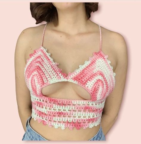 35 Stylish Crochet Bralette Patterns for Every Body Type - Cream Of The Crop Crochet Crochet Bralette Pattern Free, Crochet Bra Cup, Crochet Bra Pattern, Crochet Bralette Pattern, Outfit Black Women, Crochet Dress Pattern Free, Bralette Pattern, Crochet Top Outfit, Crochet Bra