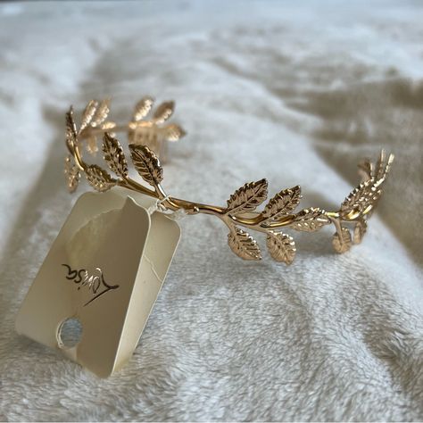 Lovisa Gold Leaf Head Piece One Size Nwt, In Perfect Condition, Never Worn Gold Leaf Crown Gold Leaf Hair Accessories, Cupid Outfit, Leaf Hair Accessories, Gold Leaf Crown, Gold Leaf Hair, Leaf Crown, Greek God, Dress Indian, Dress Indian Style