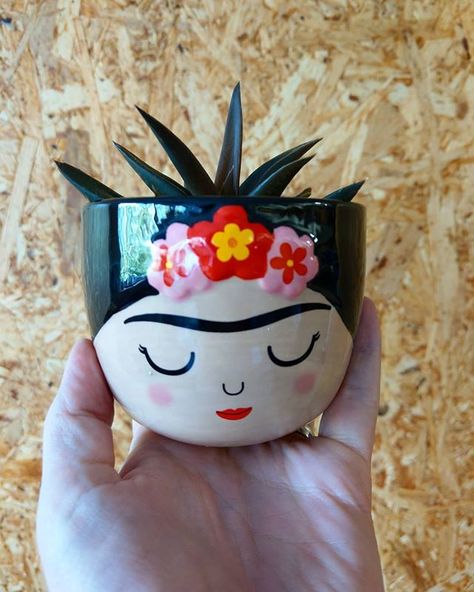 Just in case you didn't see it on stories, this little beauty is back in stock. It sold out in record time before... #justsayin . Also what do you think of our OSB wall in the new studio? Pretty nice, eh? . . . #fridakahlo #ihavethisthingwithplants #plant Mini Plant Pots, Plant Corner, Painted Plant Pots, Flower Pot Crafts, Diy Flower Pots, Pottery Painting Designs, Cardboard Gift Boxes, Painted Flower Pots, Plastic Bottle Crafts