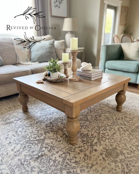 Check out how I achieved this restoration hardware finish on this stunning vintage coffee table! Coffee Table Flip, Restoration Hardware Coffee Table, Restoration Hardware Finish, Table Flip, Vintage Coffee Table, House Updates, Coffee Table Vintage, Updating House, Restoration Hardware