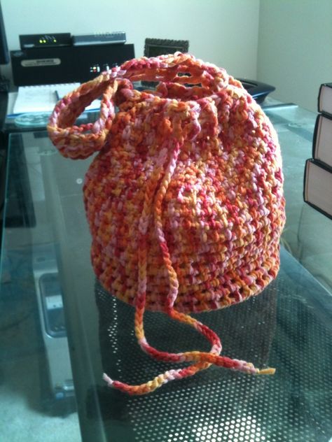 Crochet Drawstring Bag Pattern, Crochet Bag Pattern Tote, Crocheted Accessories, Crochet Drawstring Bag, Drawstring Bag Pattern, Crochet Drawstring, Crochet Slippers Free Pattern, Single Crochet Decrease, Crocheted Bags