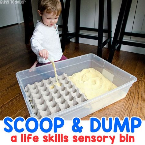 Make a Cornmeal Scooping Station - Busy Toddler Baby Activities 1 Year, Easy Indoor Activities, Activities For One Year Olds, Toddler Sensory Bins, Maluchy Montessori, Easy Toddler Activities, Toddler Sensory, Toddler Activity, Easy Toddler