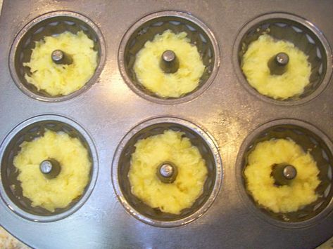 Bundtlette Recipes, Mini Bundt Cake Ideas, Pineapple Upside Down Bundt Cake, Pineapple Upside Down Bundt, Upside Down Bundt Cake, Mini Bunt Cake, Pineapple Upside Cake, Cakes Flavors, Bunt Cake Recipe