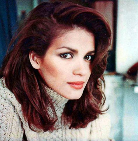 ABOUT GIA : Gia Carangi Lived Here Gia Carangi, 1970s Hairstyles, Tru Love, Italian Beauty, Cindy Crawford, Medium Hair Styles, Beautiful People, Fashion Models, Long Hair