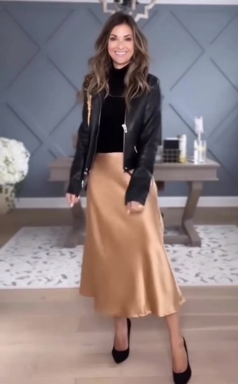 Slinky Skirt Outfit, How To Wear Silk Midi Skirt, Gold Skirt Outfit Ideas, Blush Satin Skirt Outfit, Creme Satin Skirt Outfit, Long Gold Skirt Outfit, Gold Slip Skirt Outfit, Zara Satin Skirt, Tan Silk Skirt Outfit