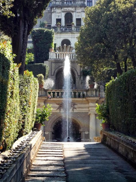 Villa Deste, Villa Italia, Money Aesthetics, Italian Gardens, Italian Garden, The Fountain, Mediterranean Style, Italy Travel, Beautiful Gardens