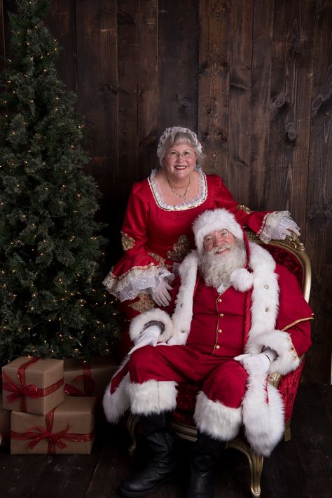 Mr And Mrs Clause Photoshoot, Santa And Mrs Claus Picture, Santa And Mrs Clause Photoshoot, Mrs Santa Claus Costume, Santa Grotto, Santa Photography, Santa Pics, Santa Claus Pictures, Santa And Mrs Claus