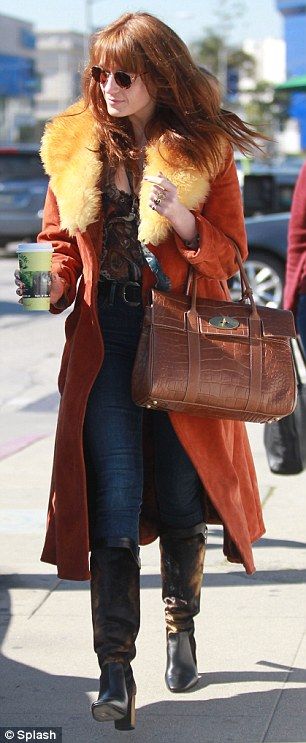 Florence Welch Style Inspiration, Florence Welch Aesthetic, Florence Welch Style, Look Hippie Chic, Chic Glasses, Boho Inspo, Florence Welch, Street Style Winter, Brigitte Bardot