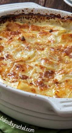 Garlic Scalloped Potatoes, Potatoes Baked, Scalloped Potato Recipes, Potato Recipes Side Dishes, Potato Side Dishes, Scalloped Potatoes, Veggie Side Dishes, Potato Dishes, Garden Sofa