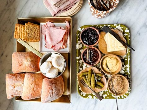 S’more Charcuterie, Savory Smores Ideas, Savory Smores Campfire, S’mores Platter, Savory Smores Board, Savoury Smores, Savory Smores Cheese, Cheese Smores, Savory Smores