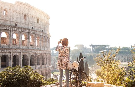 Sip, savour and stroll your way around the Italian capital, but a stop at the Colosseum is a must Rome In September, Palatine Hill, Moving To Italy, Photo Tag, Cheap Airfare, Rome Tours, Roman Forum, Date Photo, Fall Travel