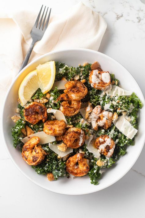 Kale Caesar Salad with Blackened Shrimp - Jaylynn Little Smoked Shrimp, Kale Caesar, Pescetarian Recipes, Blackened Shrimp, Kale Caesar Salad, Marinated Shrimp, Shrimp Seasoning, Shrimp Salad, Quick Weeknight Dinners