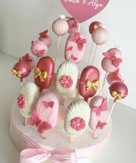 Cake Pop Decoration Ideas, Fancy Cake Pops, No Bake Cake Pops, Popsicles Cake, Lollipop Recipe, Cake Pop Designs, Pop Cake, Chocolate Covered Strawberries Bouquet, Gravity Cake