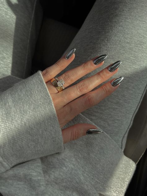 Nail Color February, Chic Minimalist Nails, Silver Chrome Nails, Nails For 2023, Black Chrome Nails, Grey Nail Art, Art Nail Designs, Engagement Nails, Fun Nail Colors