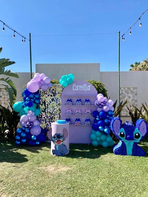 Stitch Balloon Garland, Stitch Backdrop, Stitch Themed Birthday Party, Stitch Balloons, Stitch Bday, Stitch Party, Lilo And Stitch Merchandise, Little Mermaid Cakes, Stitch Birthday