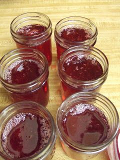 Beautyberry Jelly Recipe, Beautyberry Jelly, Beauty Berry, Pepper Jelly Recipes, Green Market, Canned Food Storage, Jelly Recipe, Jam And Jelly, Jelly Recipes