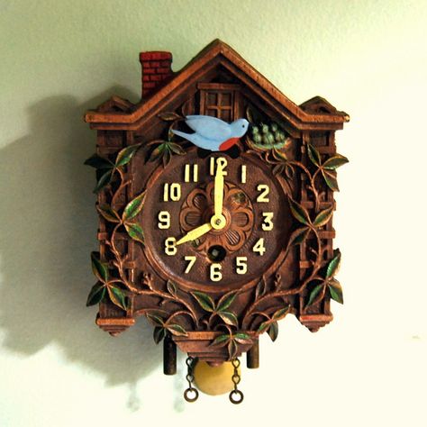 1930's cuckoo clock Coco Clock, Coocoo Clock, Coo Coo Clock, Miniature Clock, Cuckoo Clocks, Artificial Wood, Classic Clocks, Kids Toys For Boys, Alpine Style