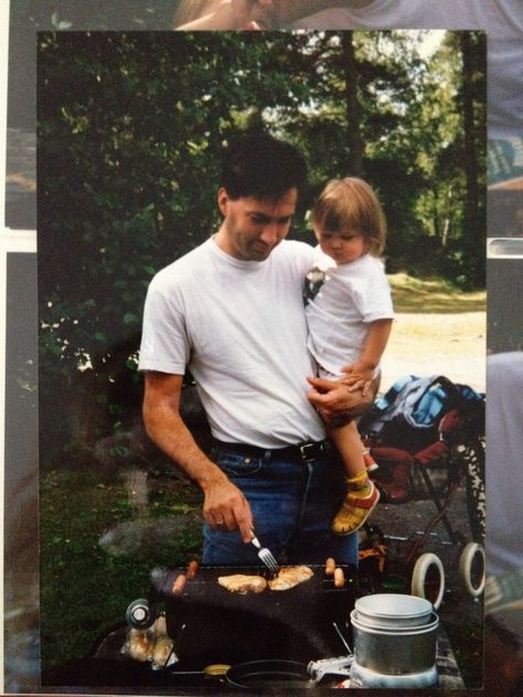 Family Barbecue Aesthetic, 90s Dad Aesthetic, Dad Son Photography, Bbq Pics, Photography 90s, Latina Art, Dad Aesthetic, Manifesting Board, Family Bbq