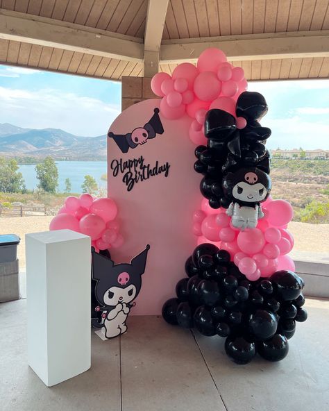 Kuromi balloon backdrop by viewt balloons.  #balloons #fyp #viral #pinkandblack #tuftex #party #cakestand #park #viewtballoons #views #aesthetic Kuromi Bday Party, Kuromi Pinata, 10th Birthday Decoration Ideas, Kuromi Backdrop, Kuromi Birthday Party Ideas, Kuromi Birthday Party Decorations, Kuromi Party Ideas, Kuromi Balloon, Sanrio Bday