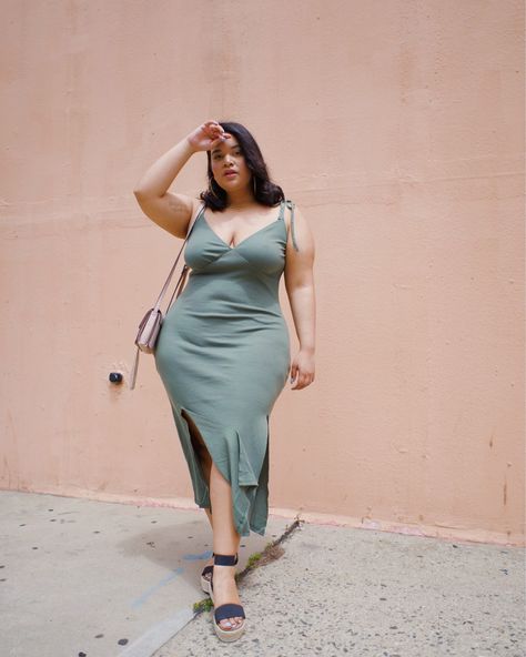 Plus Size Curvy Fashion, Denise Mercedes, Look Plus Size, Moda Plus, Curvy Girl Outfits, Curvy Girl Fashion, Curvy Outfits, Look Plus, Strap Dress