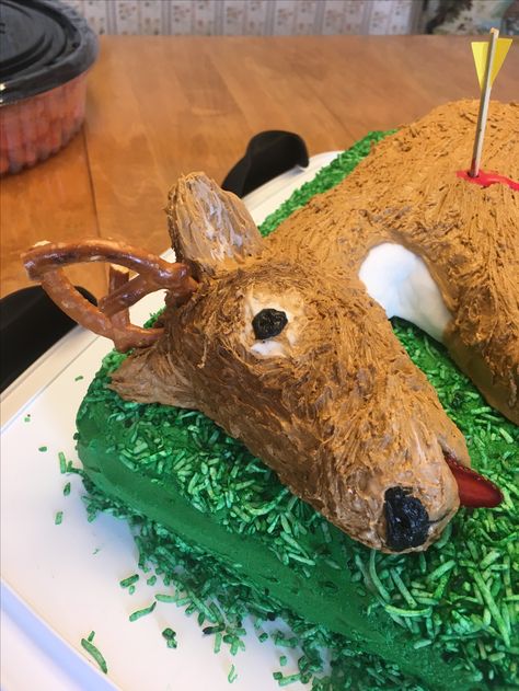 Hunting Cupcakes, Deer Hunting Cake, Hunting Birthday Cakes, Deer Hunting Birthday, Hunting Birthday Party, Camo Christmas, Hunting Cake, Deer Cakes, Deer Theme