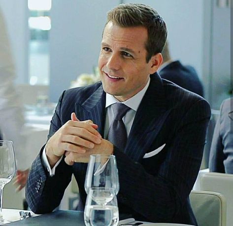 Suits Web Series, Lawyer Pics, Web Series Wallpaper, Politician Portrait, Harvey Specter Haircut, Business Man Photography, Suits Tv Series, Suits Harvey, Harvey Specter Suits