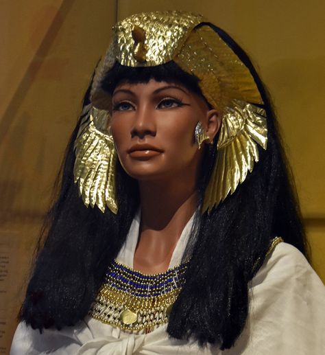 The crowns of the pharaohs - Ancient Egyptian Connections Egyptian Headgear, American Pharoah Triple Crown, Ancient Egyptian Headdress, Pharoah Headress, Egyptian Crown, Egyptian Eye Makeup, Egyptian Headpiece, Egyptian Goddess Costume, Egyptian Headdress