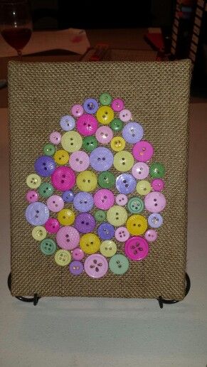 Easter Button Crafts, Fun Homemade Gifts, Button Art Projects, Buttons Crafts Diy, Buttons Crafts, Button Ideas, Easter 2024, Easter Stuff, Snowman Christmas Decorations