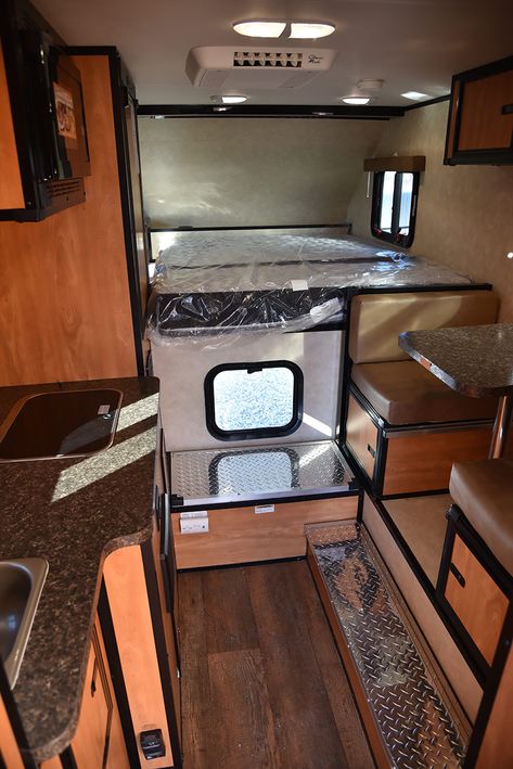 CampLite 8-6 truck camper interior kitchen dinette, #camper #truckcamper #truckcamperinterior https://www.truckcampermagazine.com/newbie-articles/picking-the-perfect-truck-camper/ Short Bed Truck Camper Interior, Pick Up Camper Interior, Pickup Camper Interior, Slide In Truck Camper Remodel, Slide In Camper Remodel, Truck Bed Camper Interior, Truck Bed Camper Remodel, Truck Camper Renovation, Truck Camper Interior