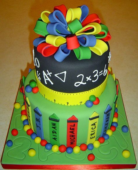 Last day of 3rd Grade- SURPRISE cake!!! by It's All About the Cake, via Flickr Rodjendanske Torte, Teacher Cakes, School Cake, Special Occasion Cakes, Novelty Cakes, Graduation Cakes, Occasion Cakes, Love Cake, Fancy Cakes