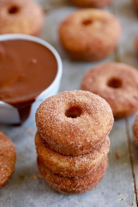 Churros Au Four, Cakes Slices, Gemma Stafford, Churro Donuts, Donut Pan, Homemade Donuts Recipe, Baked Doughnuts, Churros Recipe, Bigger Bolder Baking