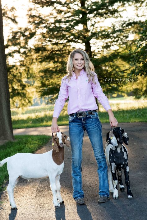 Goat Show Outfits, Senior Pictures With Goats, Livestock Banner Senior Pictures, Livestock Senior Pictures Goats, Livestock Senior Pictures Sheep, Farmer Photoshoot, Senior Picture Ideas Livestock, Livestock Senior Pictures, Goat Photoshoot