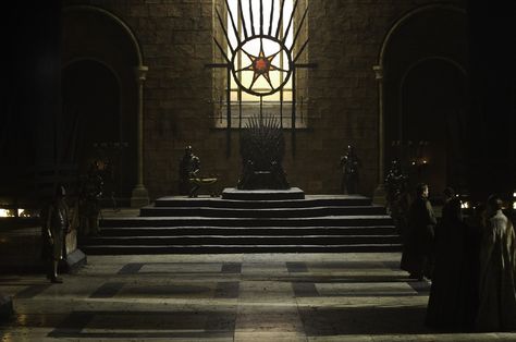 Game Of Thrones King, Game Of Thrones Locations, King On Throne, The Iron Throne, Game Of Thrones Cast, House Cartoon, Hbo Game Of Thrones, King's Landing, Throne Room