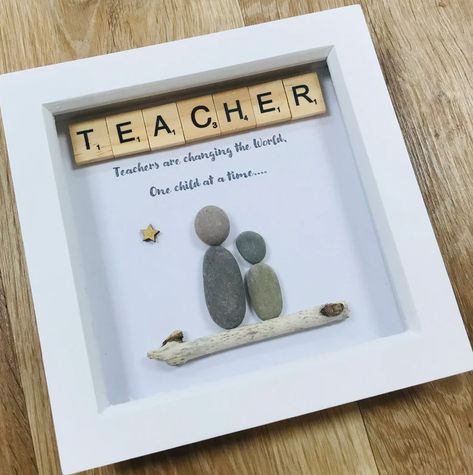 Teacher Gift Thank You Teacher Teacher Pebble Art - Etsy Teacher Gifts Uk, Pebble People, Sarah Jackson, Scrabble Frame, Student Teacher Gifts, Pebble Art Family, Teachers Day Gifts, Thank You Teacher Gifts, Wedding Picture Frames