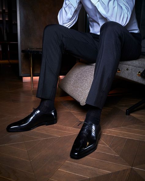 Dress Shoes Men Aesthetic, Mens Dress Shoes Aesthetic, Fancy Shoes Aesthetic Men, Luxury Masculine Formal Boots, Ceo Suit, Oxford Shoes Outfit Men, Luxury Elegant Men’s Shoes With Plain Toe, Trust Fund Baby, Luxury Gentleman's Semi-formal Shoes