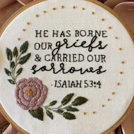 Bible Embroidery, Friendship Embroidery, Christian Core, Hand Embroidered Gifts, Christian Embroidery, Embroidery Hoop Art Diy, Bible Crafts For Kids, Embroidered Gifts, Bible Crafts