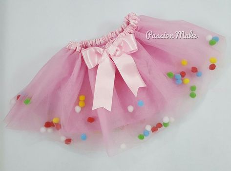 Rainbow Pom Pom Tutu Dress Pom Pom Tutu, Tulle Pom Pom, Pom Pom Skirts, Diy Tulle Skirt, Tulle Skirt Tutorial, Straight Stitch Sewing, Rainbow Pom Pom, Diy Tutus, Tutu Tutorial