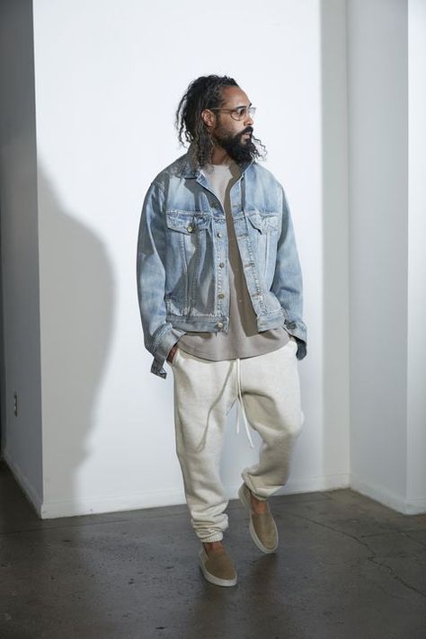 Smart Casual Looks, Light Blue Denim Jacket, Jerry Lorenzo, Semi Formal Outfits, Pretty Fly, Stylish Man, Brand Ideas, Stylish Mens Fashion, Nike Pegasus