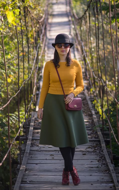 army green midi skirt and mustard sweater Green Midi Skirt Outfit, Green Skirt Outfits, Army Green Skirt, Miss Green, Outfits Primavera, Green Midi Skirt, Modest Wardrobe, Wardrobe Refresh, Mustard Sweater