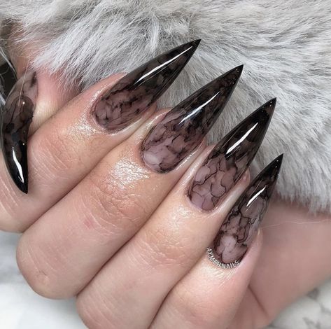 Ongles Goth, Acrylic Nails Stiletto, Witchy Nails, Punk Nails, Gothic Nails, Edgy Nails, Goth Nails, Grunge Nails, Her Nails