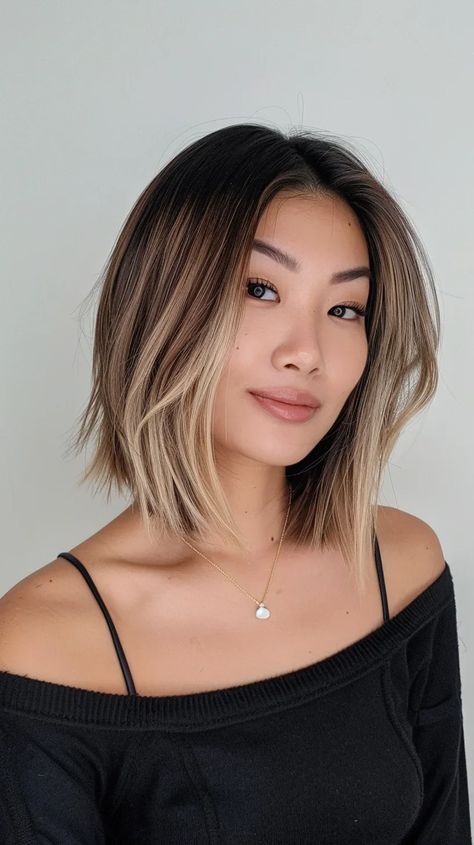 Underlights Hair Short, Shoulder Length Hair With Highlights, Lob 2024, Asian Blonde Balayage, Short Honey Blonde Hair, Short Blonde Bob, Low Taper Fade Haircut, Bob Ideas, Short Blonde Bobs