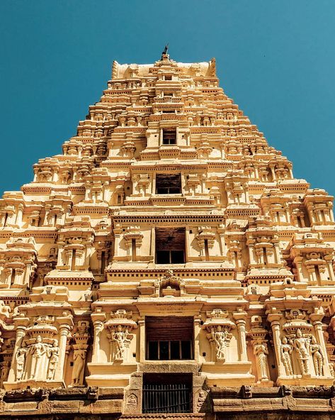 Virupaksha Temple Hampi, Temple Aesthetic, Virupaksha Temple, Hampi Karnataka, Hampi, Adventure Travel, Places To Go, Travel Tips, Temple