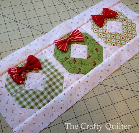 Christmas quilting and such - The Crafty Quilter Christmas Quilt Blocks, Christmas Quilting, Christmas Blocks, Christmas Quilt Patterns, Holiday Sewing, Cozy Christmas Decor, Holiday Quilts, Winter Quilts, Table Runner Pattern