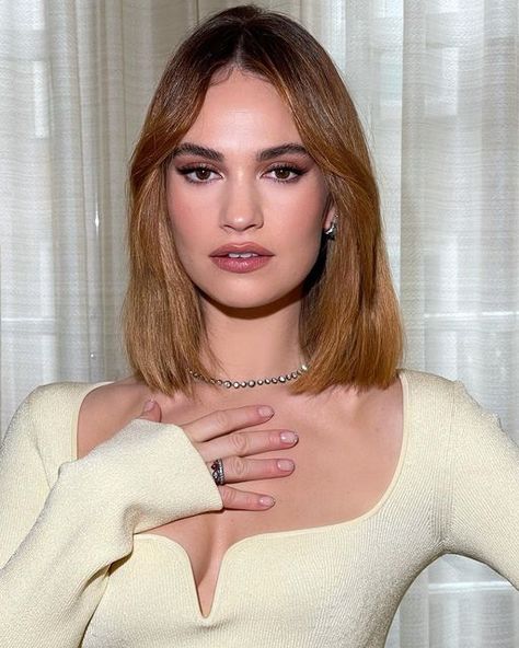 Sofia Schwarzkopf-Tilbury ❤️ on Instagram: "🌟LILY JAMES’ NEW! HOLLYWOOD GLOW🌟 Darlings, I am in LOVE with this sultry Hollywood GLAMOUR by @SofiaTilbury on my SENSATIONAL Beauty and Skincare Muse @lilyjamesofficial ! Using my NEW! & COMING SOON Hollywood Glow Glide Face Architect Highlighter in Champagne Glow for a SCULPTED, ILLUMINATED look, Lily looked breath-taking at my MAGIC OFFICE event with a pretty, PETAL PINK lip 💕 Join the waitlist now! 🌟 SKINCARE Magic Serum Crystal Elixir Magic C Euphoria Clothing, Celebrity Fashion Looks, Model Inspo, Lily James, Lily Rose, Famous Faces, Hollywood Glamour, Fall Hair, Celebrities Female