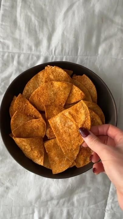 Food To Make When Bored, Diy Doritos, Yummy Food To Make, Doritos Recipes, Healthy Low Carb Dinners, Clean Eating Lunch And Dinner Recipes, Food C, Snacks To Make, Quick Recipes Snacks