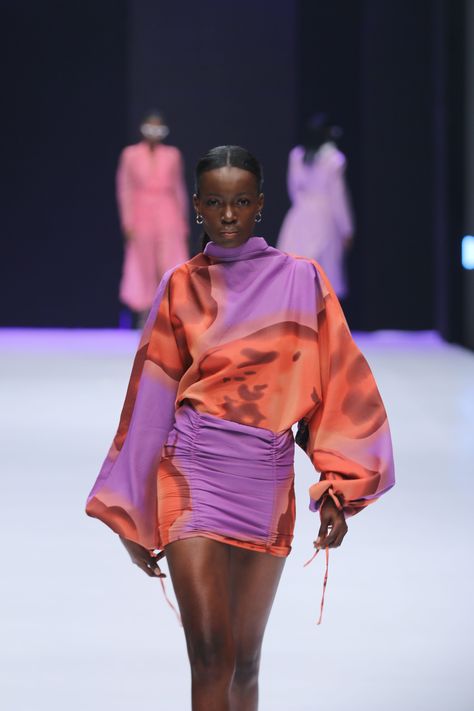 Fashion Week Looks, Mode Gossip Girl, Lagos Fashion Week, Lagos Fashion, 2020 Style, Runway Fashion Couture, Inspiration Mode, Mode Inspiration, Looks Vintage